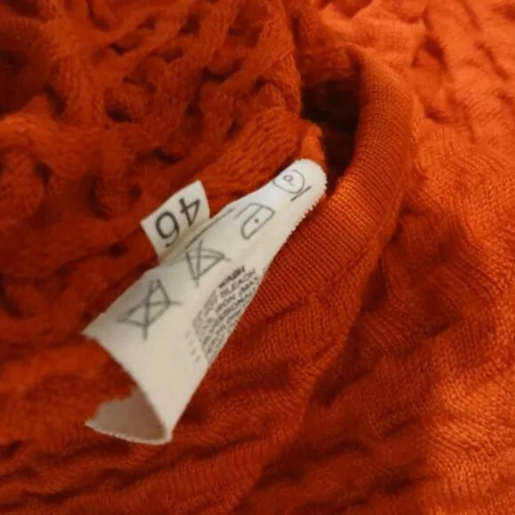 Woman's Sleveless Shirt - Picture 4 of 7